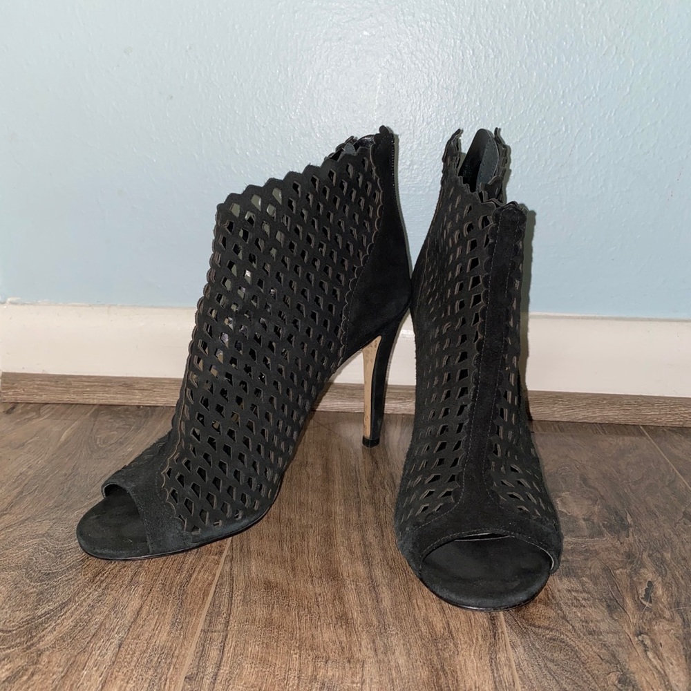 Black heels - Picture 1 of 2